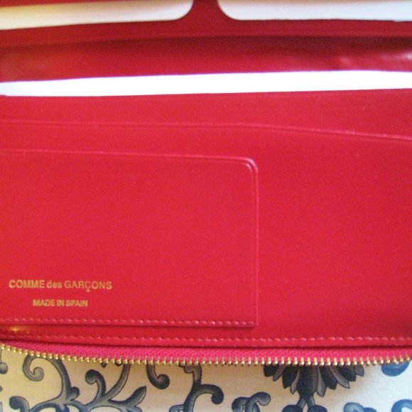 SOLD! RARE New+Tag~ Comme des Garçons Red CLOVER Large Leather Wallet - Picture 6 of 9